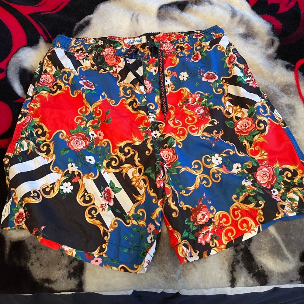 Men’s swim trunks